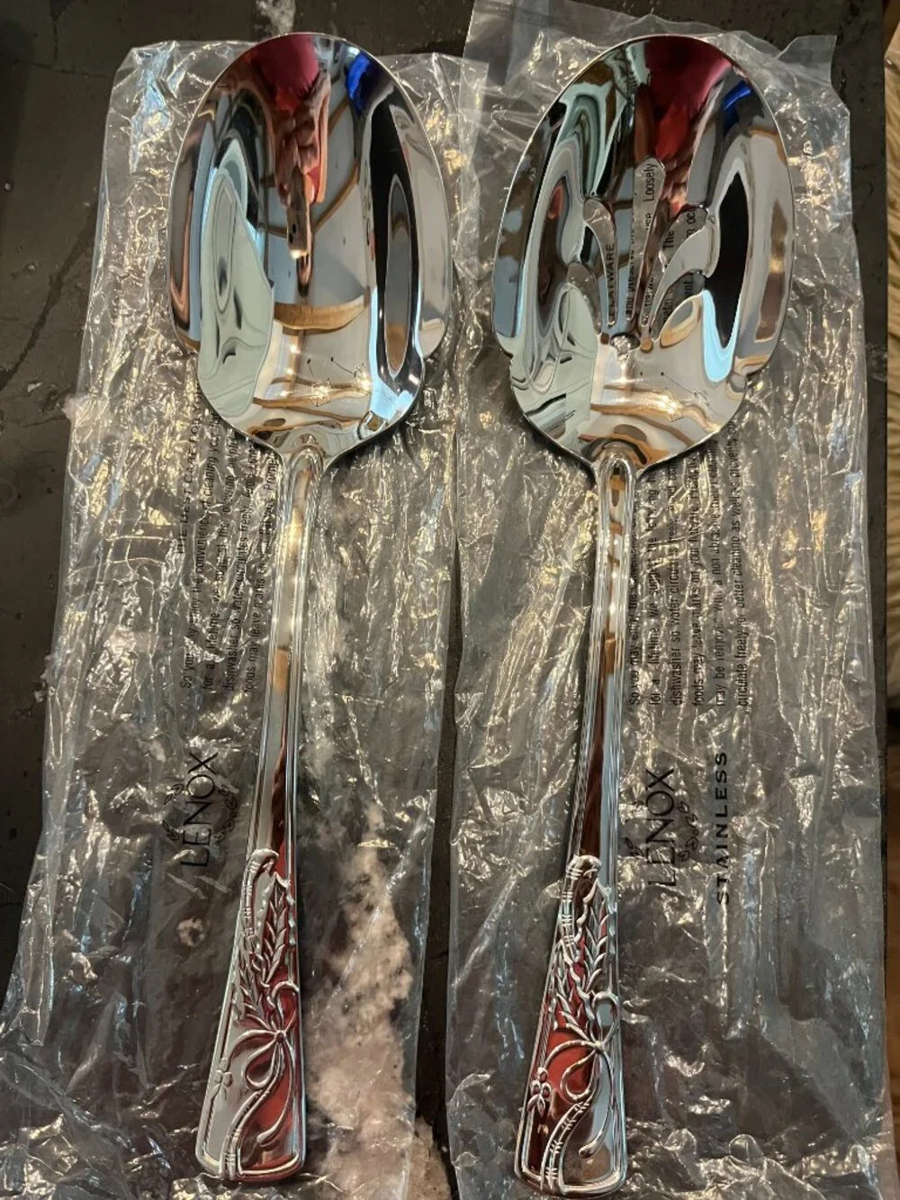 BRAND NEW Lenox Holiday Dimension Serving Set, 18/10